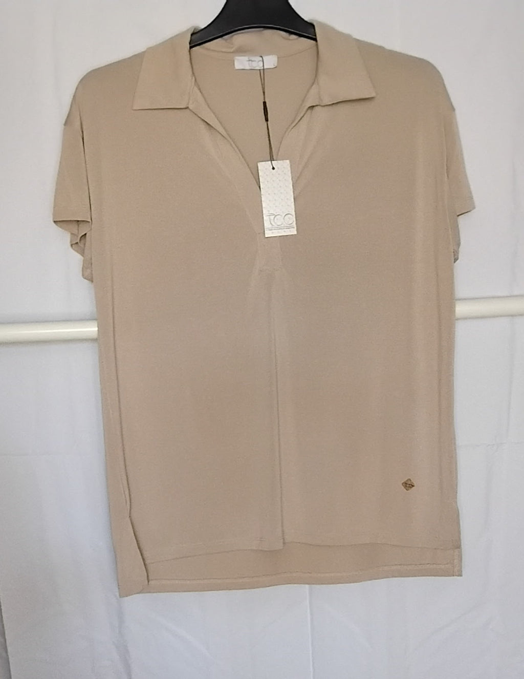Short-sleeved polo shirt · 70% Modal · Plus size · L to XXL · Black or Beige