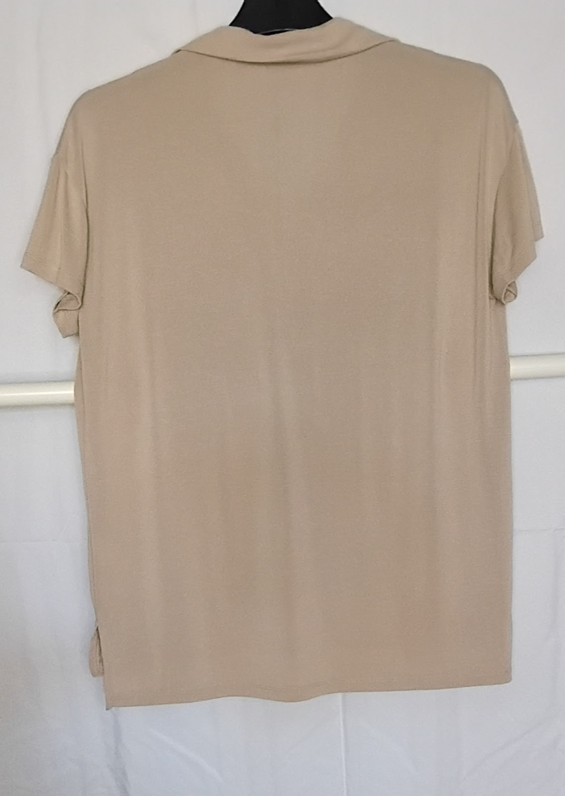 Short-sleeved polo shirt · 70% Modal · Plus size · L to XXL · Black or Beige
