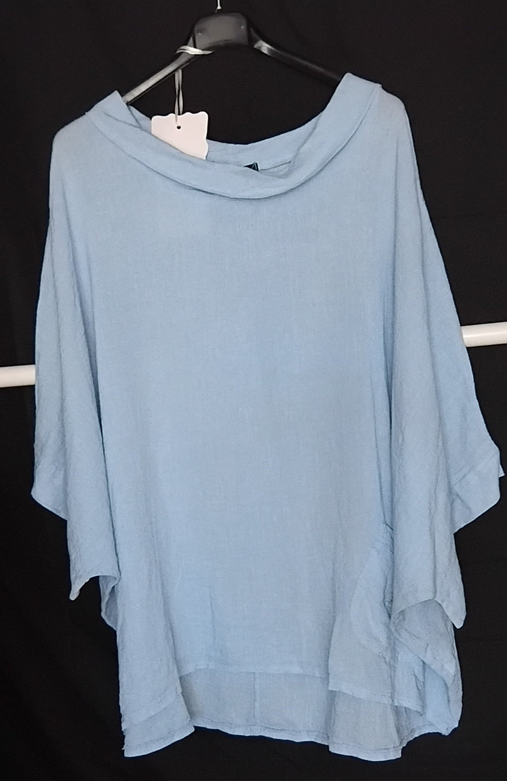 Blouse ample · 100% lin · Bleu ciel · Manches chauve-souris · T60-62