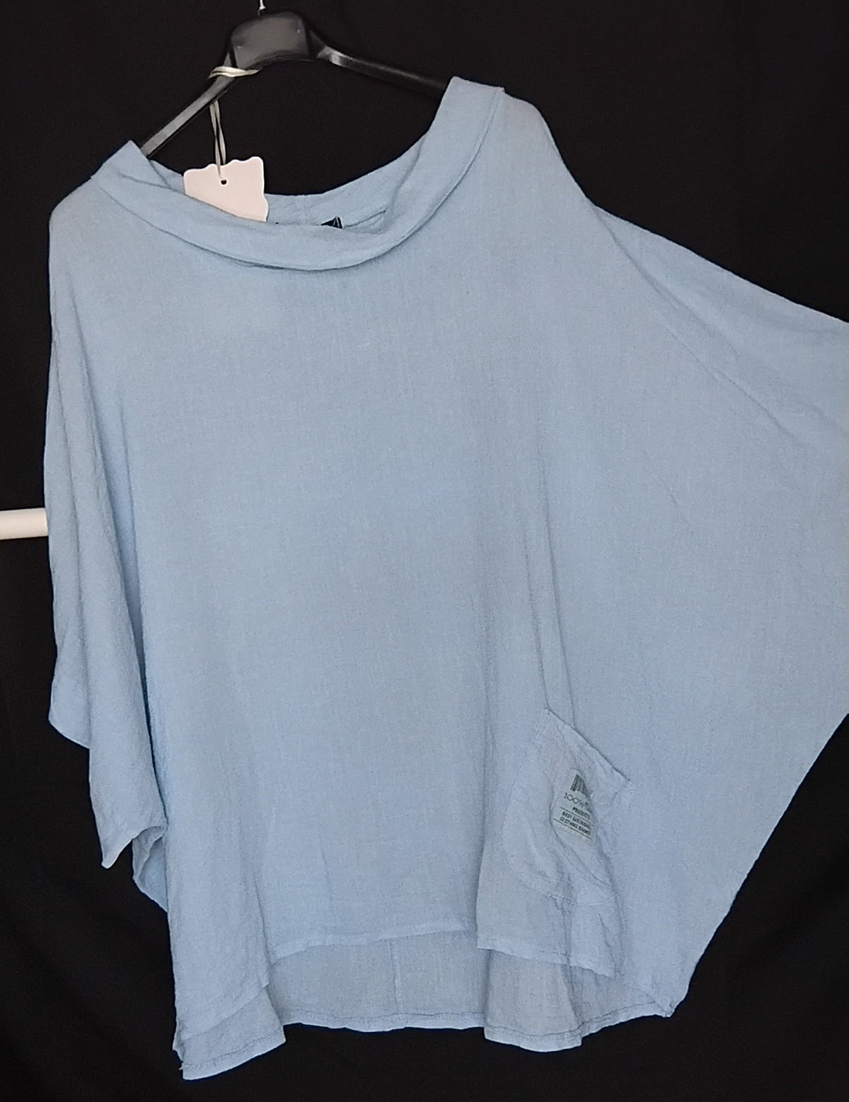 Blouse ample · 100% lin · Bleu ciel · Manches chauve-souris · T60-62