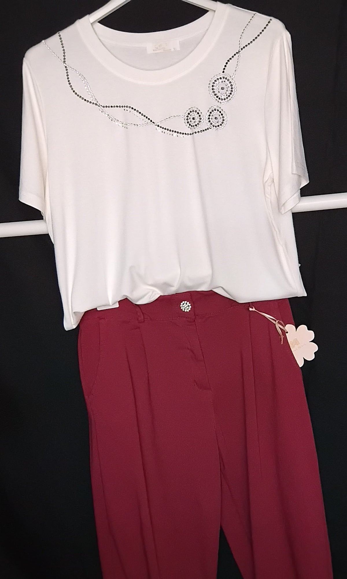 T-shirt blanc · Col rond · Broderie gris perle et argenté · M-L / XL-XXL