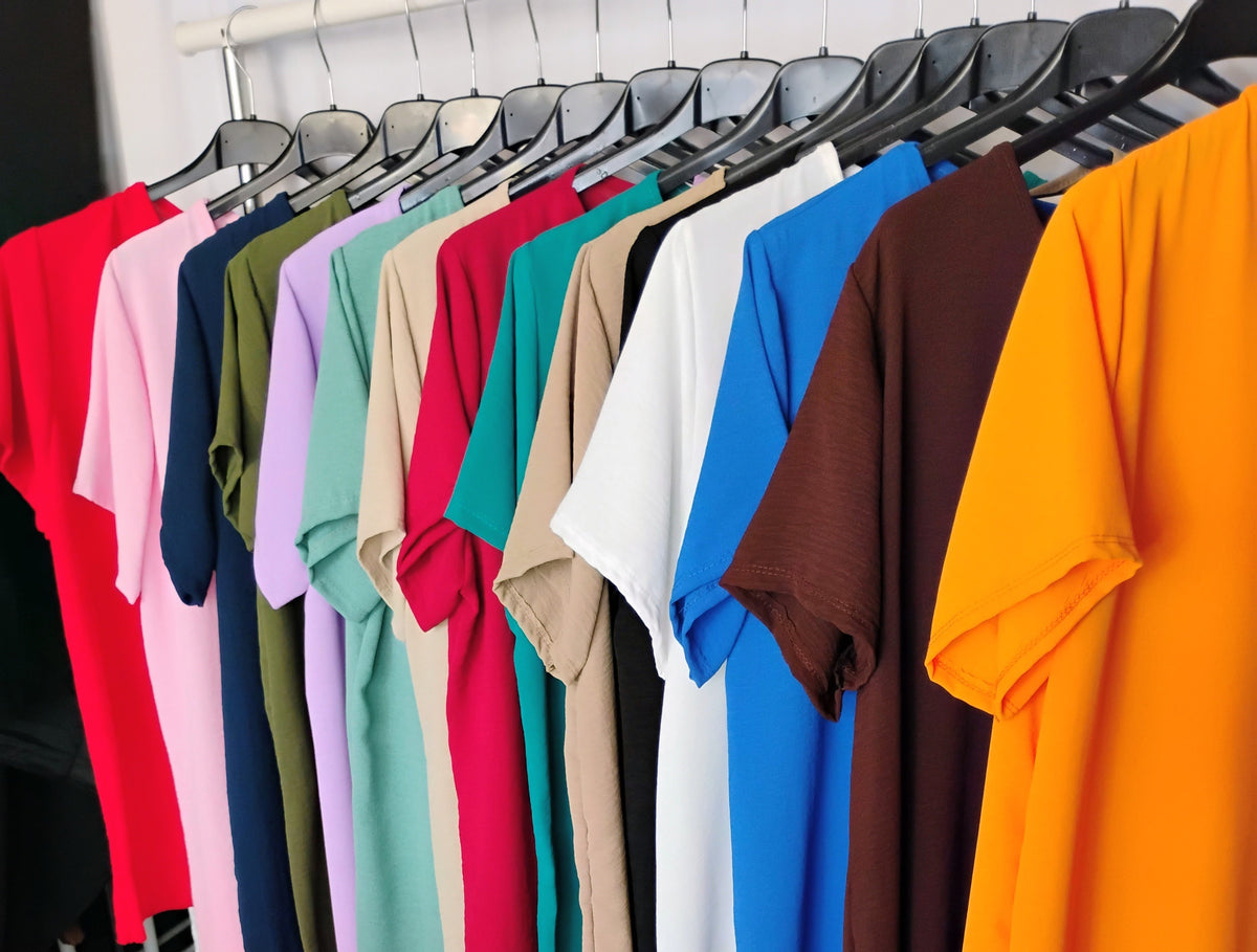 Blouse fluide · Col rond · Manches courtes · 14 couleurs · TU48-54