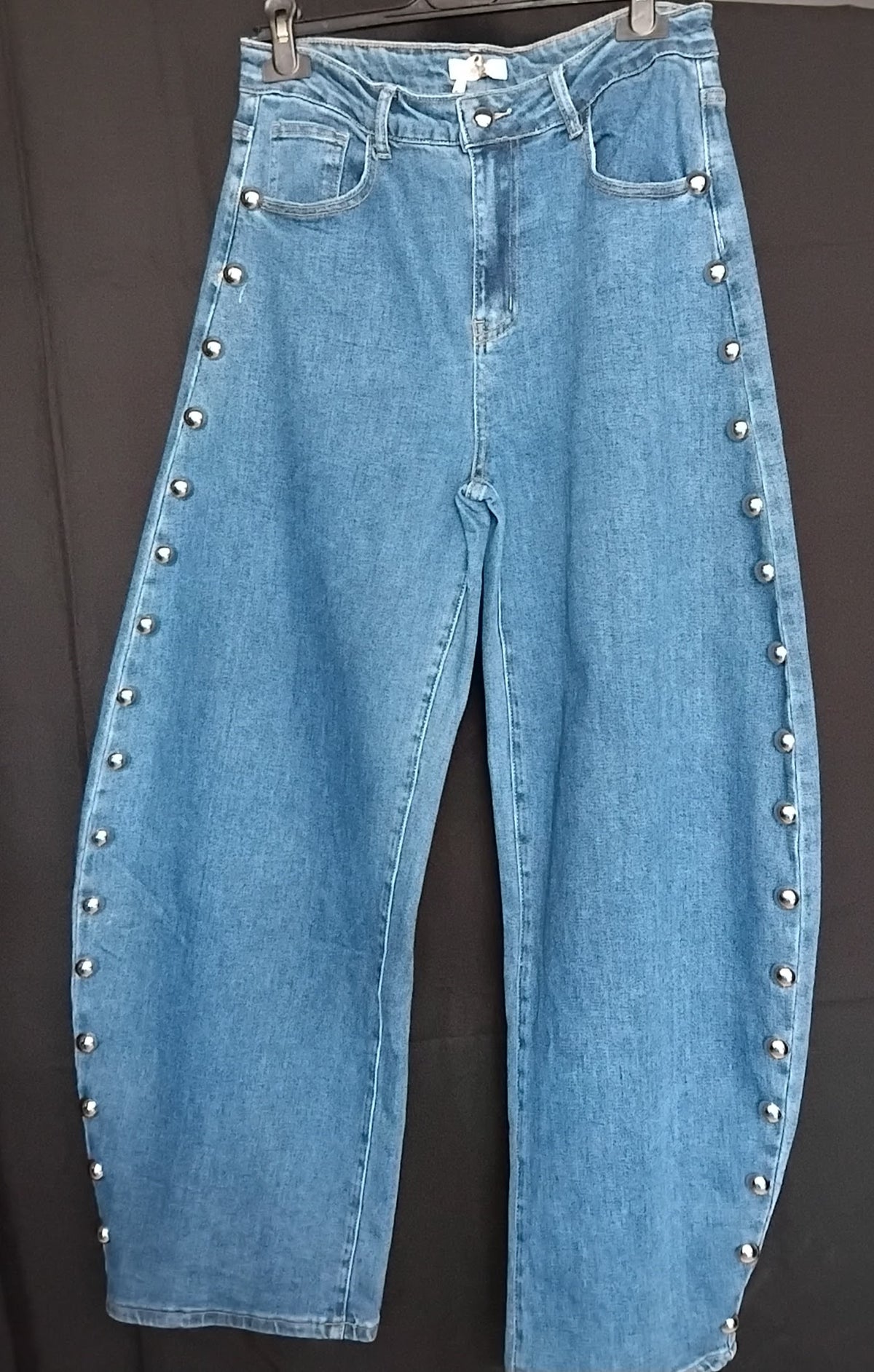 Jean à jambe arrondie - détails rivetés - XL