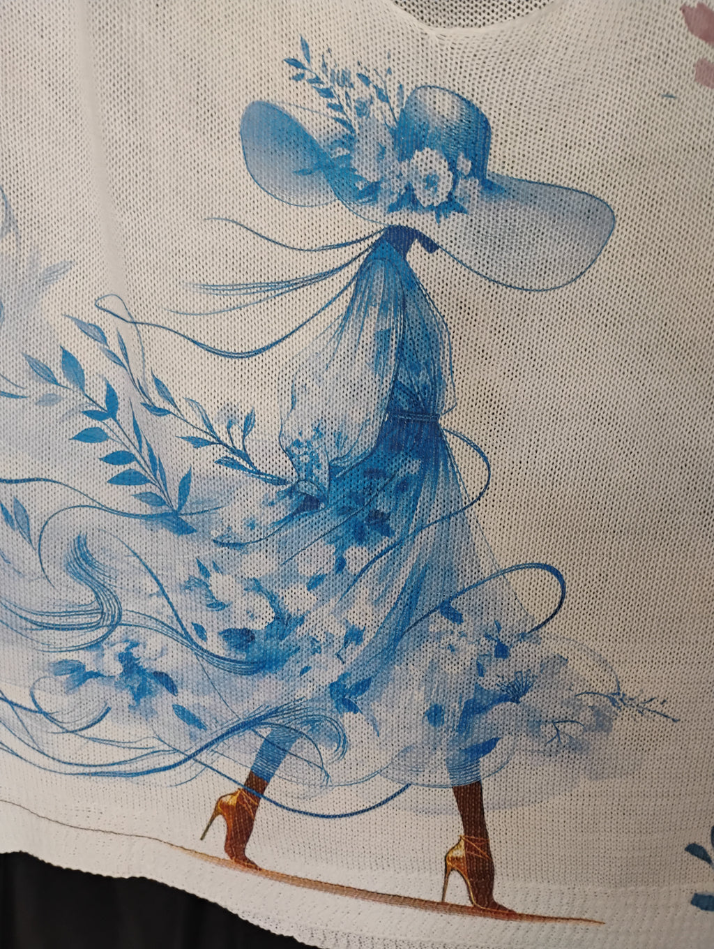 Pull fin · Blanc et bleu · Manches chauve-souris · TU40-48