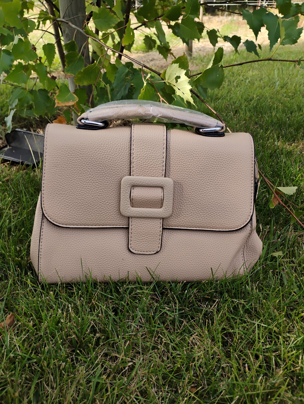 Sac à main · Forme trapèze · Simili cuir grainé · 8 couleurs · 25x11x18 cm