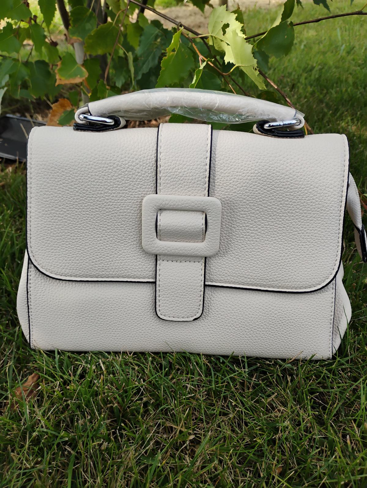Sac à main · Forme trapèze · Simili cuir grainé · 8 couleurs · 25x11x18 cm
