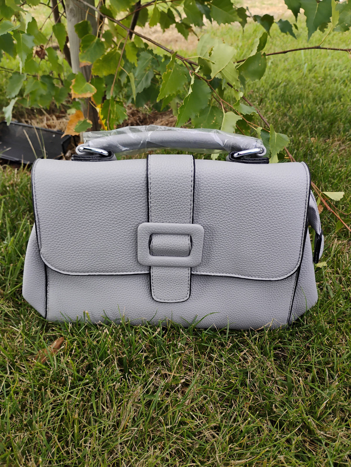 Sac à main · Forme trapèze · Simili cuir grainé · 8 couleurs · 25x11x18 cm