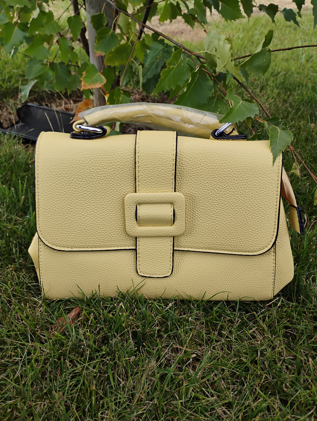 Sac à main · Forme trapèze · Simili cuir grainé · 8 couleurs · 25x11x18 cm