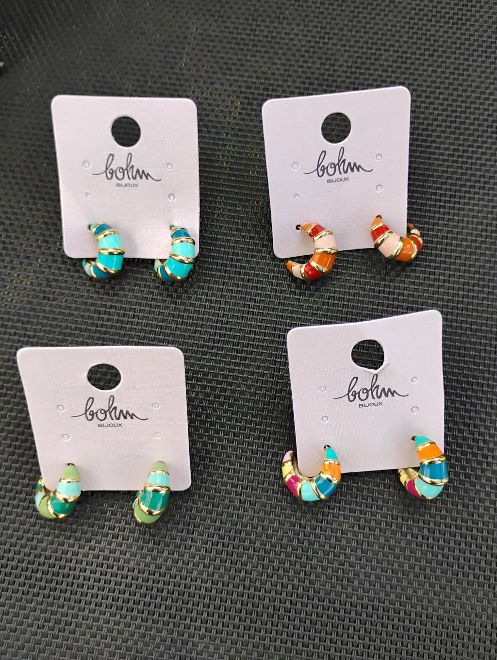 Boucles d'oreilles créoles · Torsadé émaillé · 4 couleurs · 17x17 mm