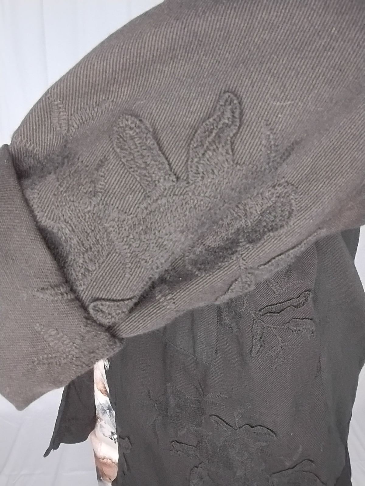 Veste oversize noire à broderies florales – TU 48-62