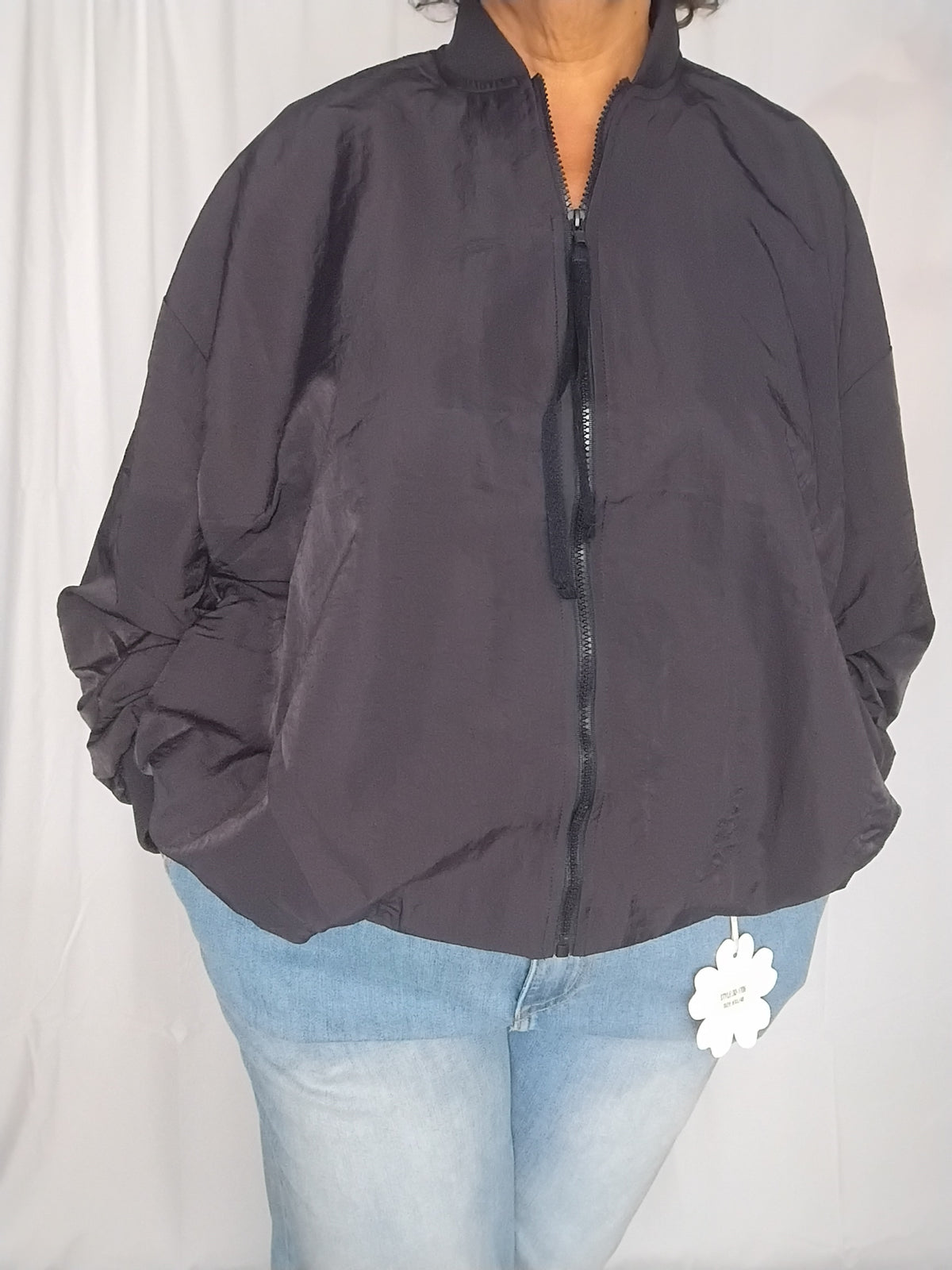 Blouson bomber brodé · Broderie florale au dos · 3 couleurs