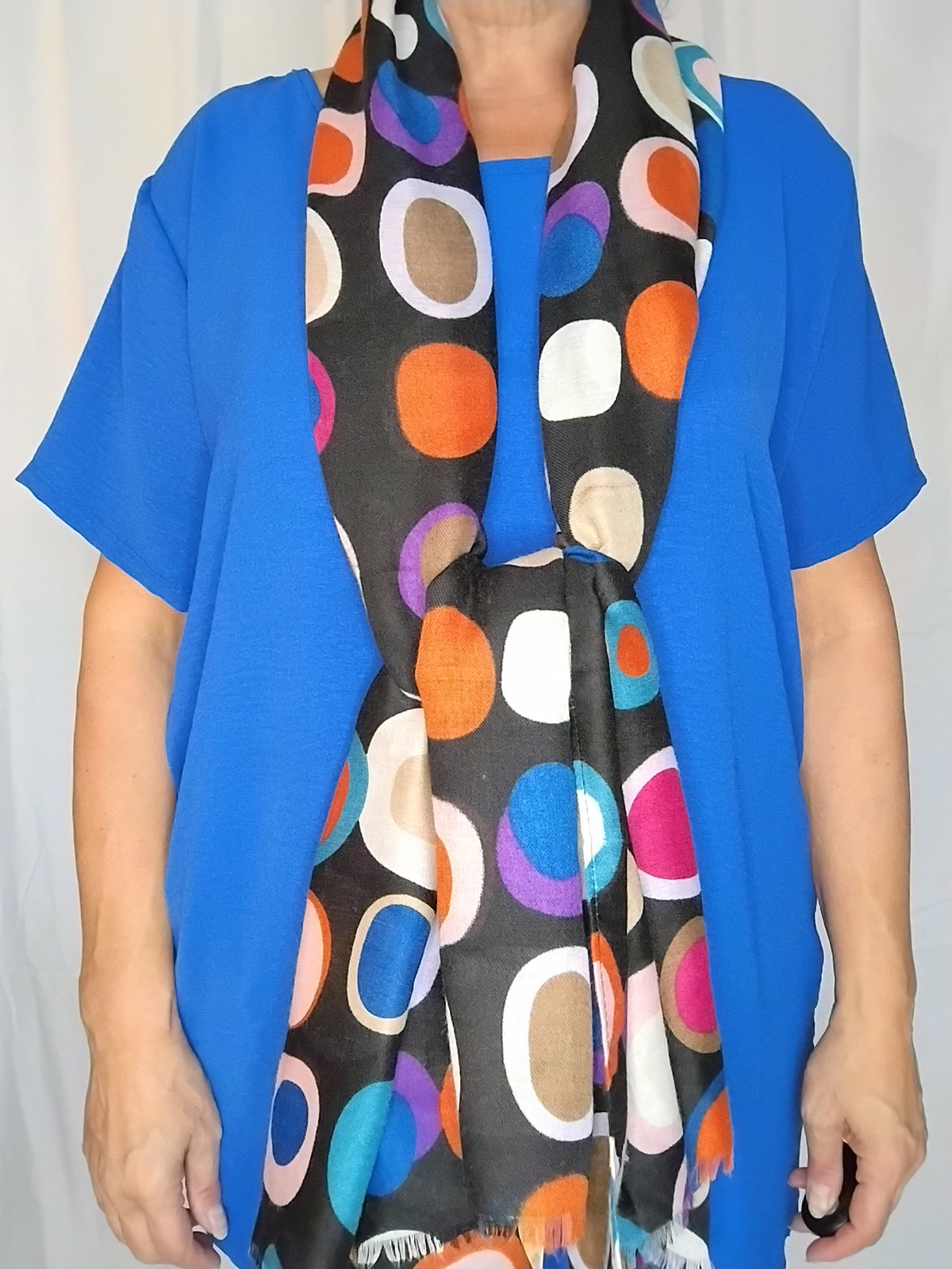Foulard oversize à pois colorés – 86 × 180 cm