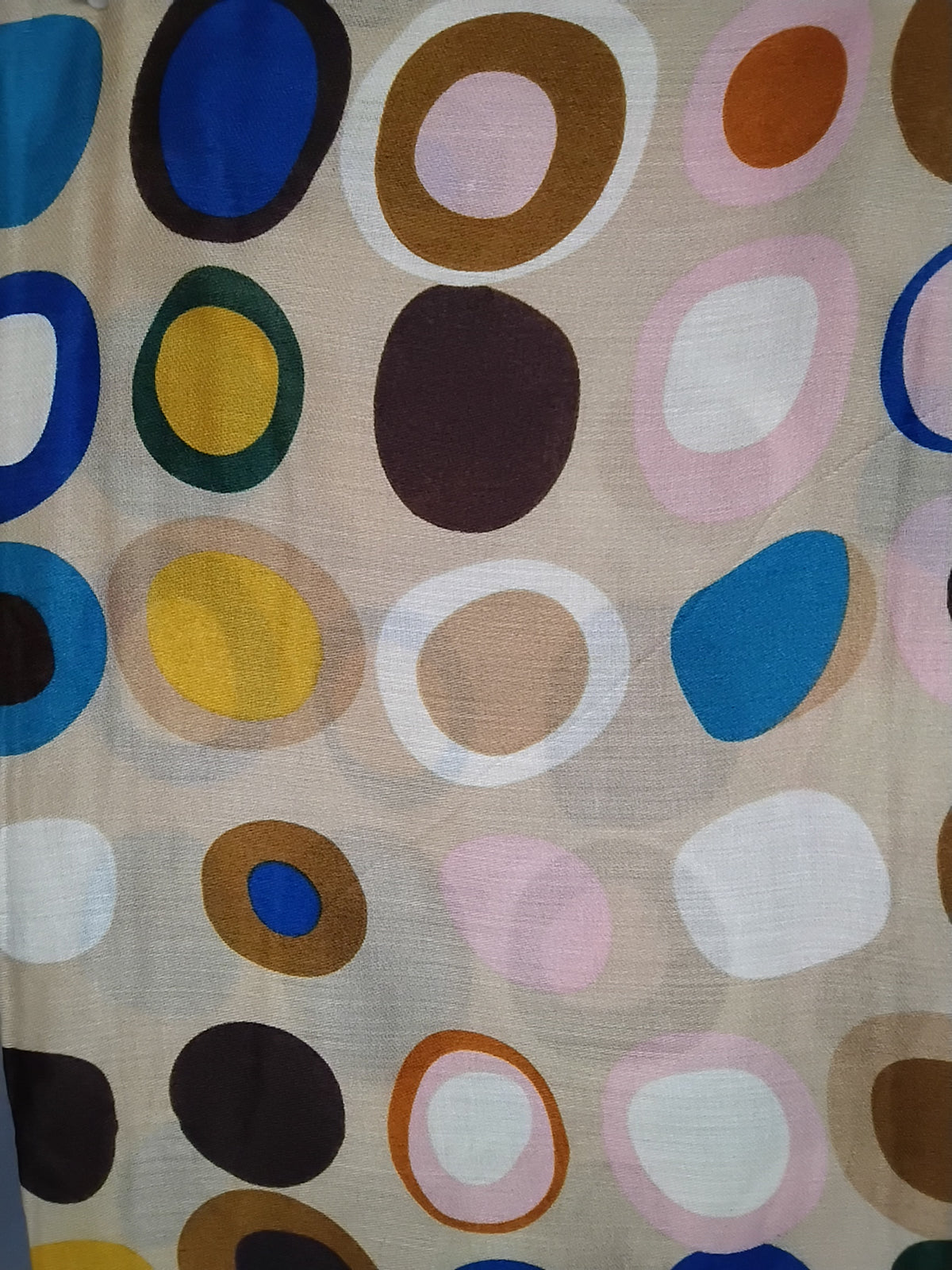 Foulard oversize à pois colorés – 86 × 180 cm