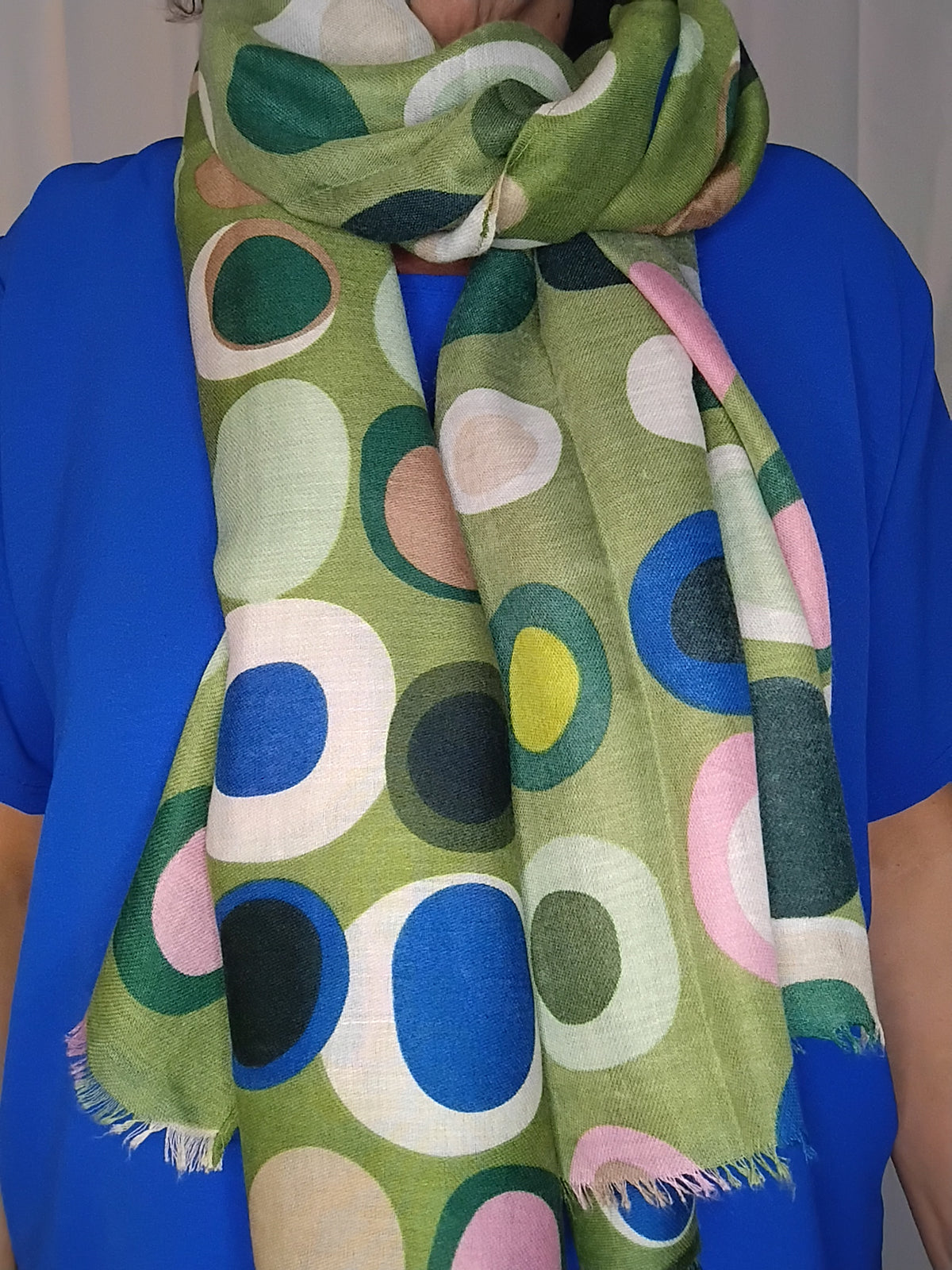 Foulard oversize à pois colorés – 86 × 180 cm
