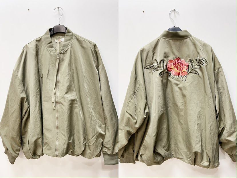 Blouson bomber brodé · Broderie florale au dos · 3 couleurs
